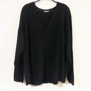 Gentle Fawn Ribbed V-neck Black Sweater
